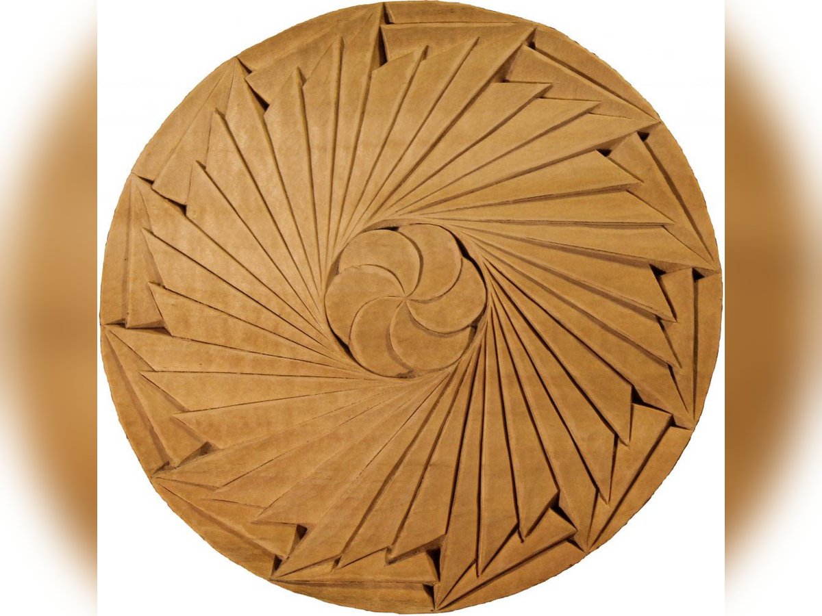 Fantasy Generator – Kerbschnitzarbeit von Herbert Mitterlehner, 2013–2015. Lindenholz, Gesamtansicht.