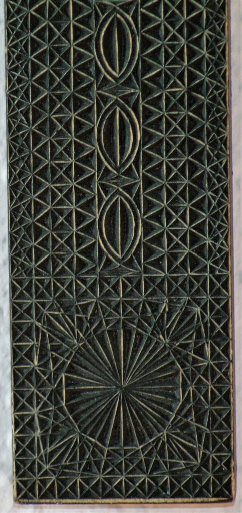 IHS – religiöses Kerbschnitz-Motiv von Herbert Mitterlehner, Lindenholz