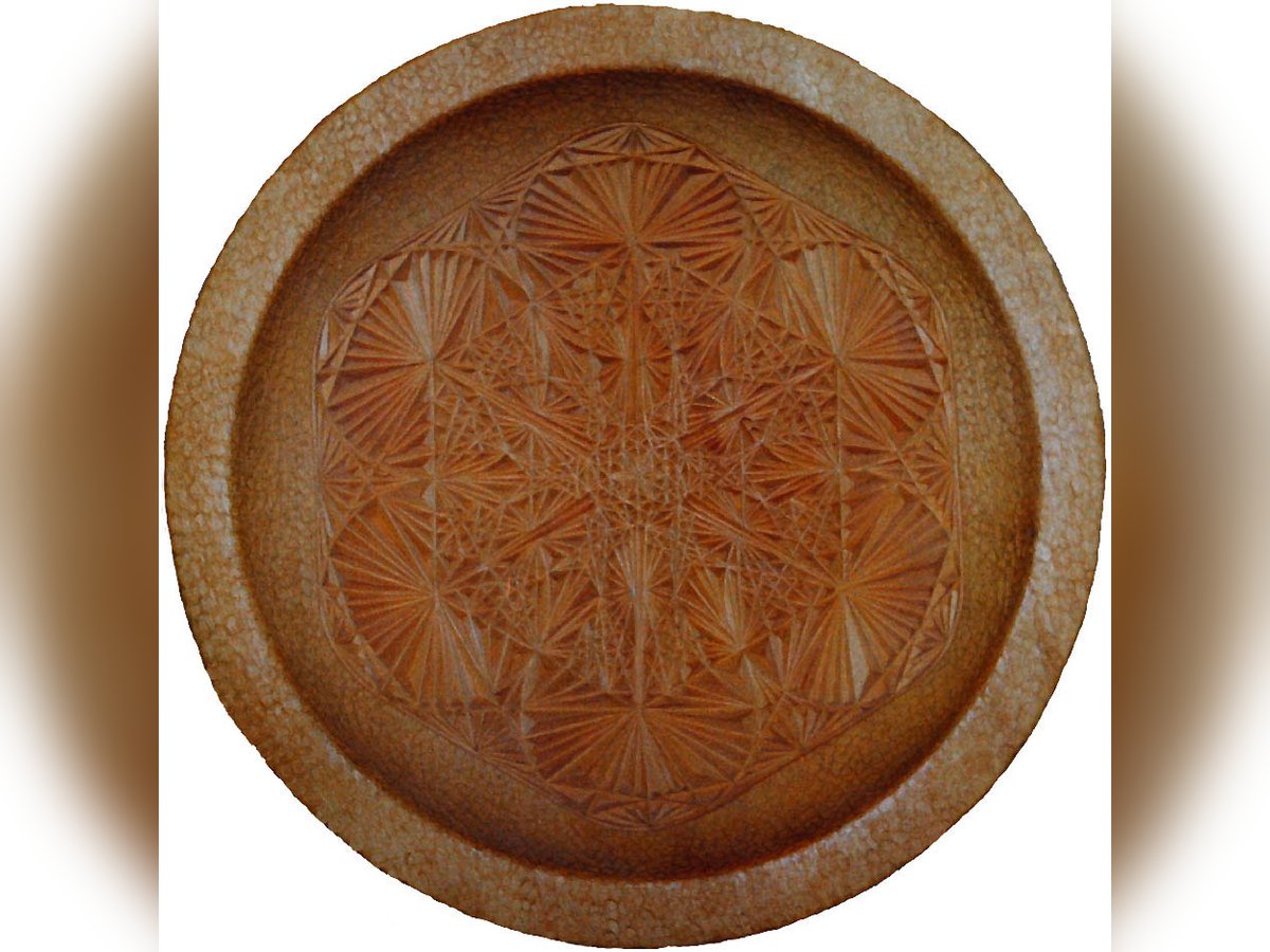Lindenholzteller – Detailaufnahme Ornamentik