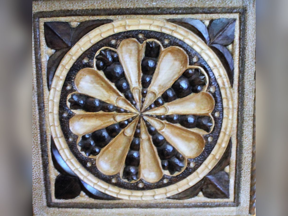 Schatztruhe – Deckel von oben, Kreuzblüten-Kerbschnitt