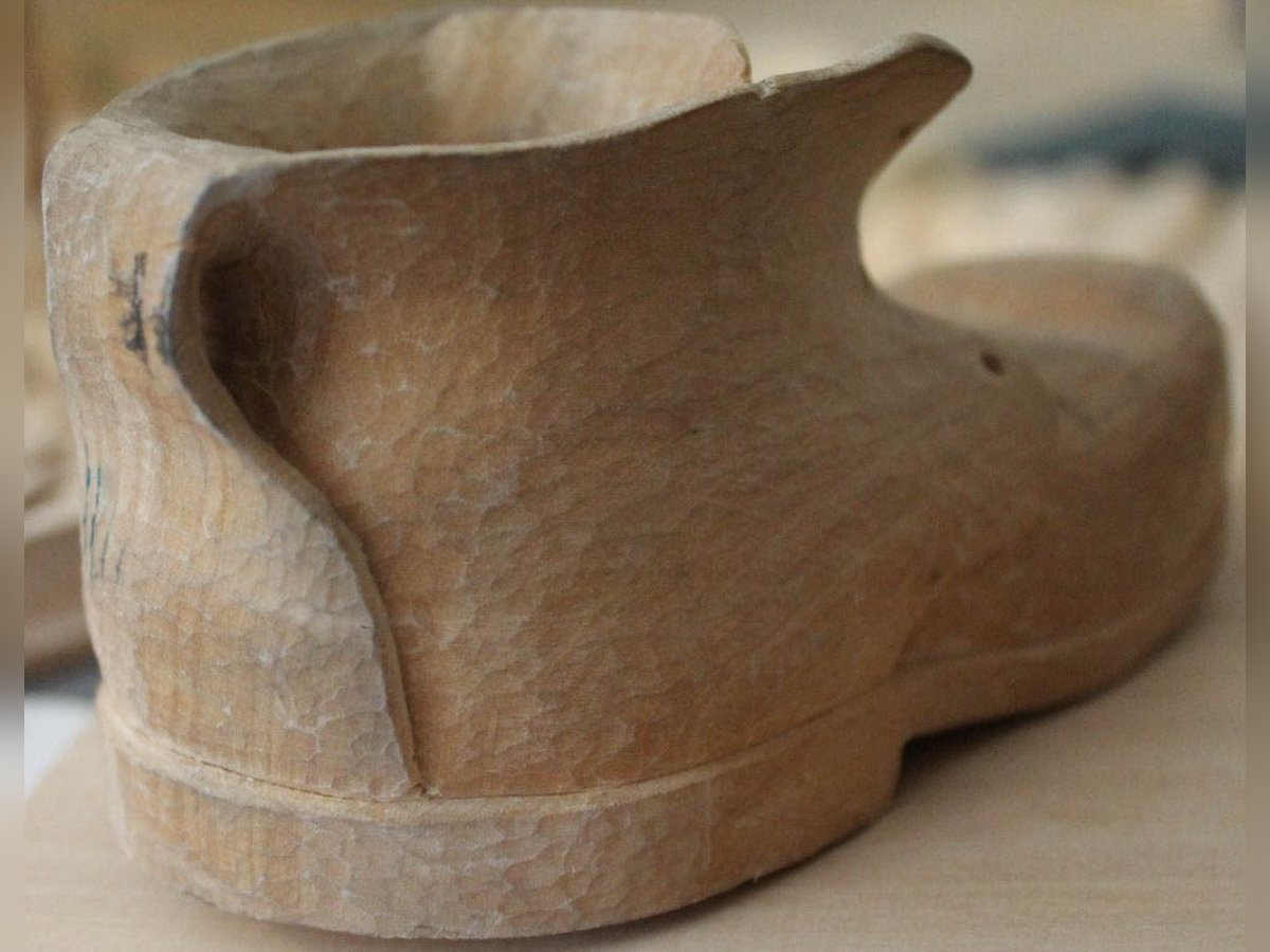 Holzschuhe – Draufsicht, Ornamentik