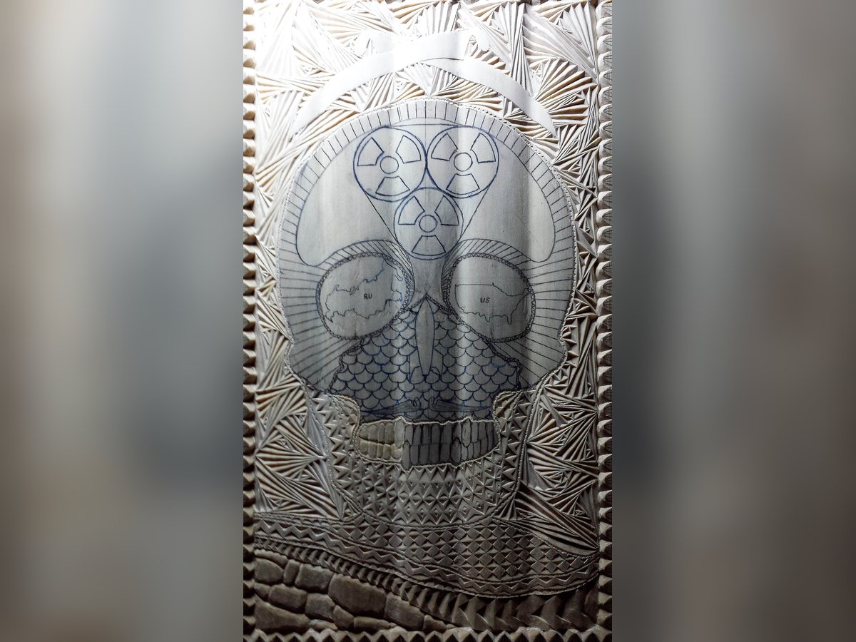 Skull – Detailaufnahme Kerbschnitt