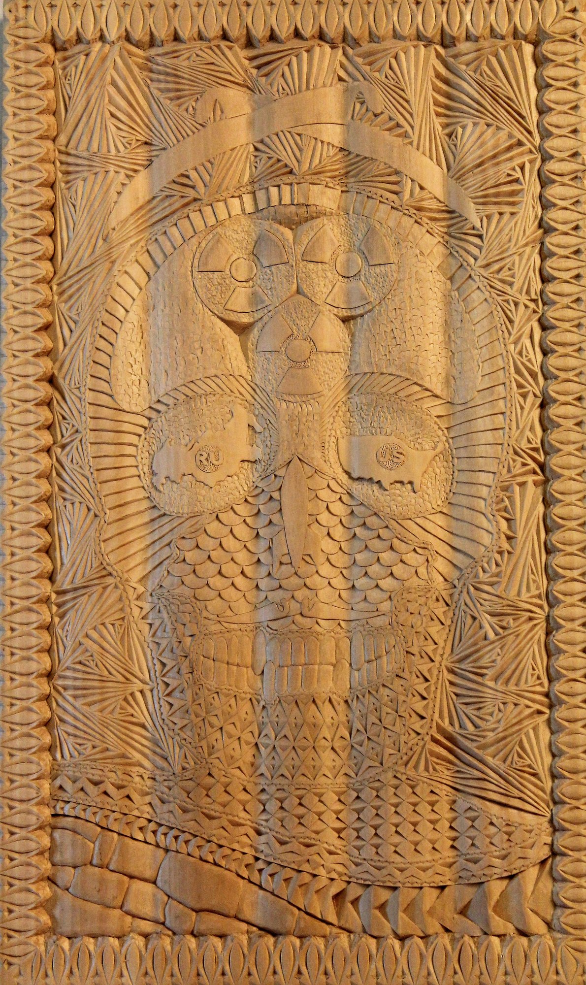 Skull, Detailaufnahme Zähne – Kerbschnitzarbeit