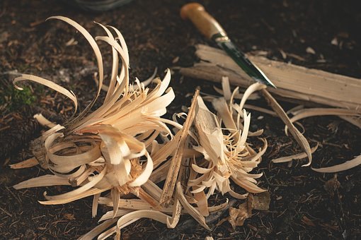 Holzschnitzen – verschiedene Techniken im Überblick